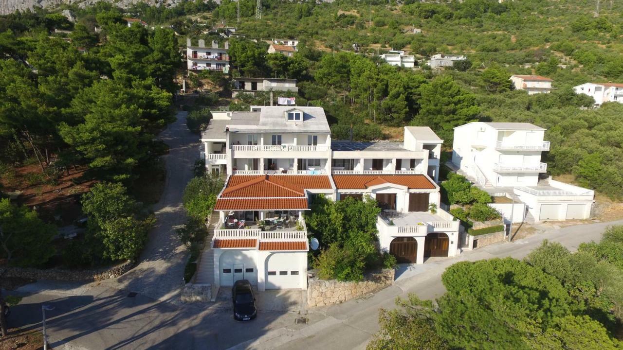 As Brela Hotel Exterior foto